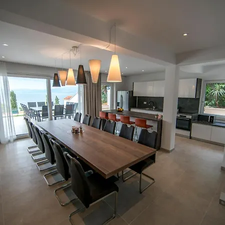 D Villa Postira