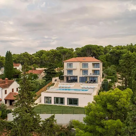 D Villa *